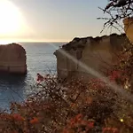 Διαμέρισμα Magnific With A Cozy Garden, 5 Minutes To The Αλμπουφέιρα