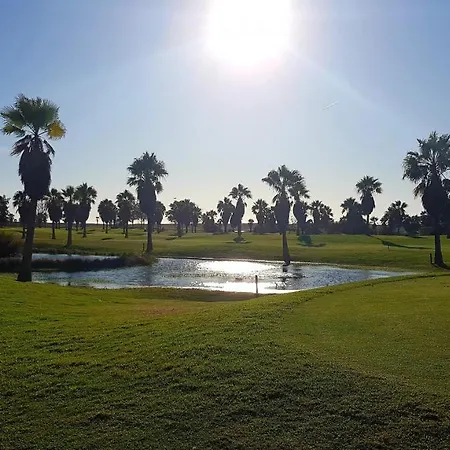 Magnific With A Cozy Garden, 5 Minutes To The Apartament *