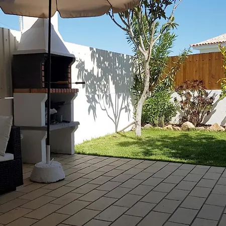 Apartamento Magnific With A Cozy Garden, 5 Minutes To The