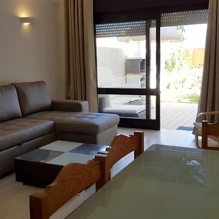 Magnific With A Cozy Garden, 5 Minutes To The Apartamento *