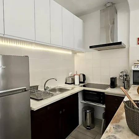 Διαμέρισμα Magnific With A Cozy Garden, 5 Minutes To The *
