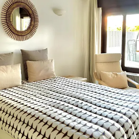 Magnific With A Cozy Garden, 5 Minutes To The Apartamento Albufeira