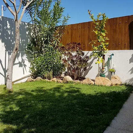 Magnific With A Cozy Garden, 5 Minutes To The Албуфейра